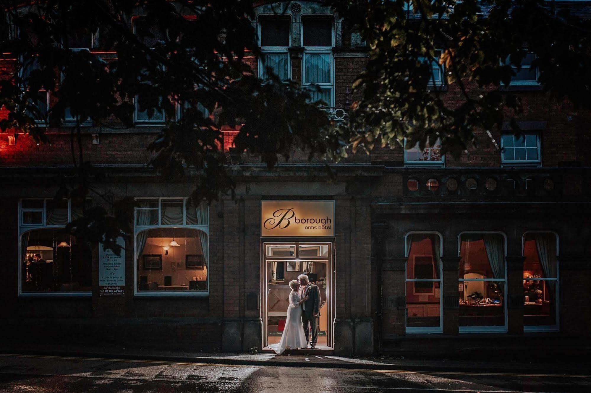 Borough Arms Hotel Ньюкасл-андер-Лайм Экстерьер фото