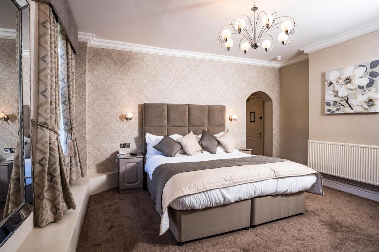 Borough Arms Hotel Ньюкасл-андер-Лайм Экстерьер фото
