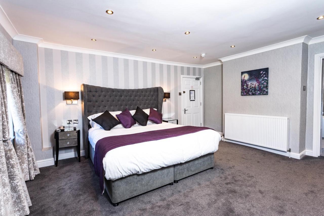 Borough Arms Hotel Ньюкасл-андер-Лайм Экстерьер фото