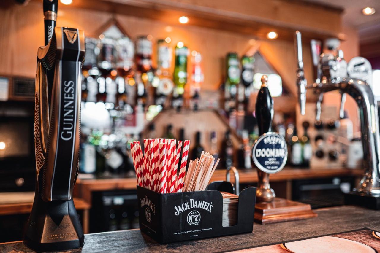 Borough Arms Hotel Ньюкасл-андер-Лайм Экстерьер фото